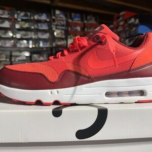 Nike AM1